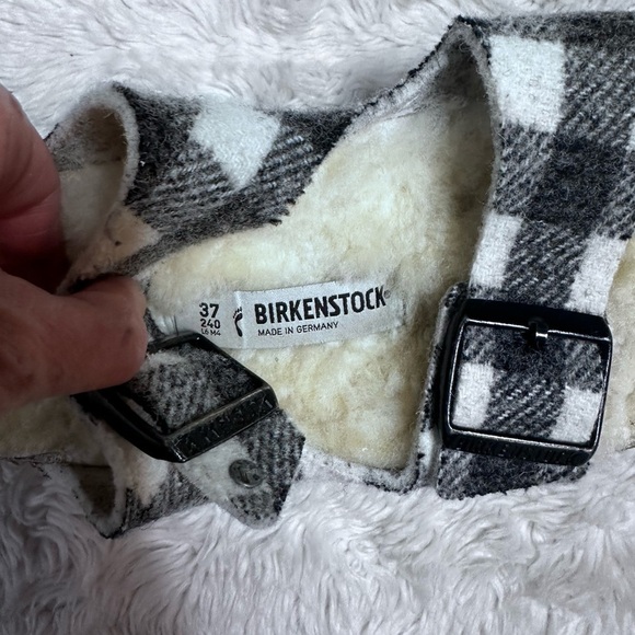 Birkenstock Women's Arizona Soft Footbed Sandals
Size EU 37 = US 6-6.5 Sample - Picture 5 of 8